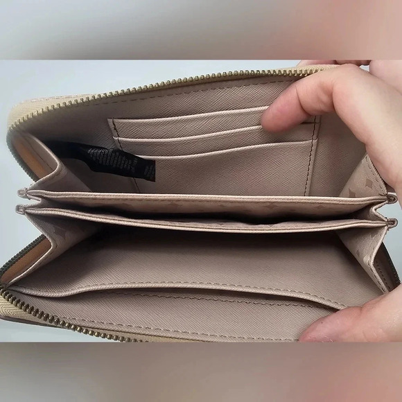 Fossil Ladies Sydney Leather Zip Clutch Wallet Barely Pink Wristlet NWOT - Picture 11 of 16